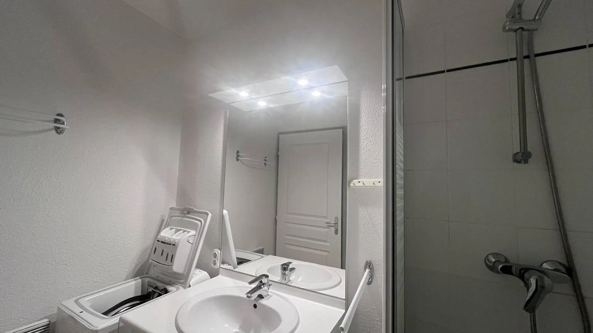 Apartamento Appartement Cosy A Cauterets Avec Terrasse Et Local A Ski - Fr-1-812-84